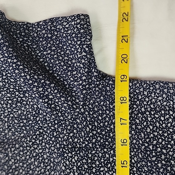 Forever 21 Mens Navy Floral Button Down Shirt 100% Cotton Ditzy Floral Small - Picture 4 of 6